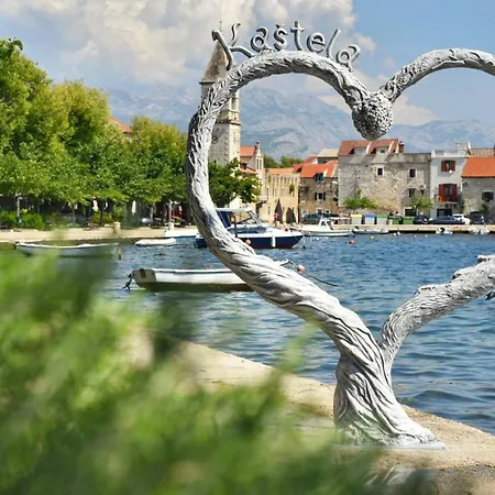 Nature بيت للعطل Kaštela